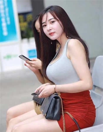 微信附近主动打招呼的女人