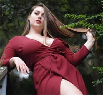 榻榻米上的主妇