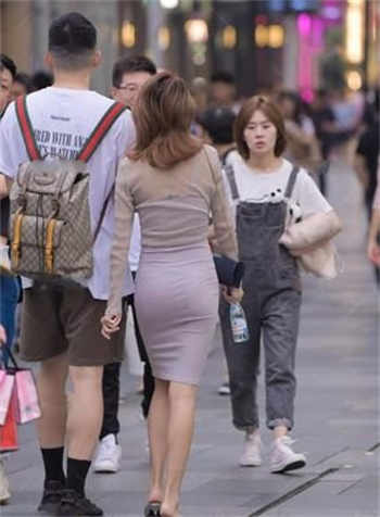 邓月平出租女友