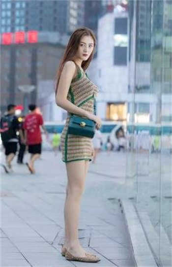 主人请用鞭子打烂后面吧
