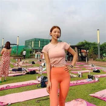 快手肖雅婷ww的直播回放