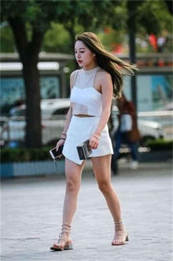 女泌尿外科医生中文1