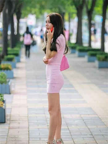 小龙女与左剑清在河里