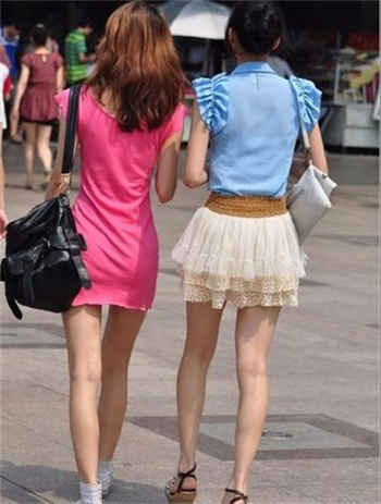 网红楼梦长发图片