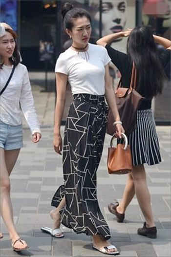 萌堆九尾狐狸老正能量图片