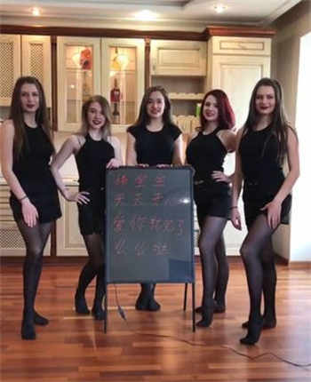 字母圈猪奴的玩法