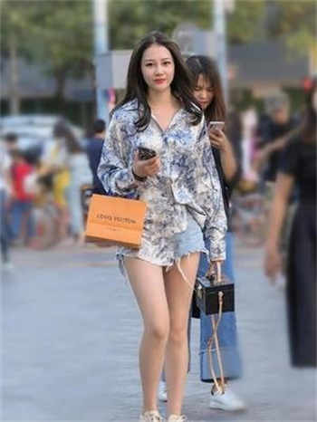 抖音上笑的那个女的