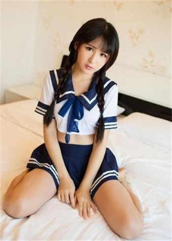 强吻戏床撕衣服视频