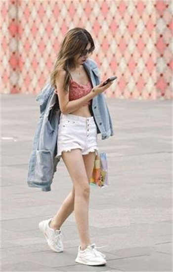 脱依服一件不剩的接吻