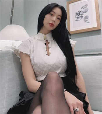 小浪蹄子真会吸