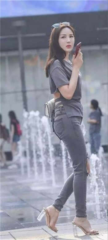 卖房女阳台视频